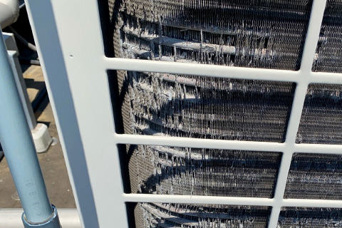 室外機熱交換フィン損傷